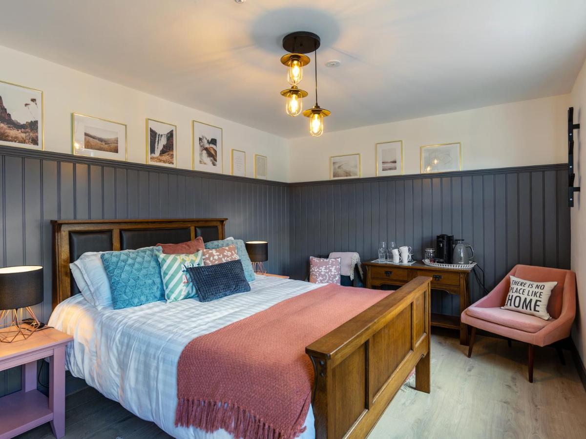 Macs Townhouse Dungarvan Дангарван Экстерьер фото