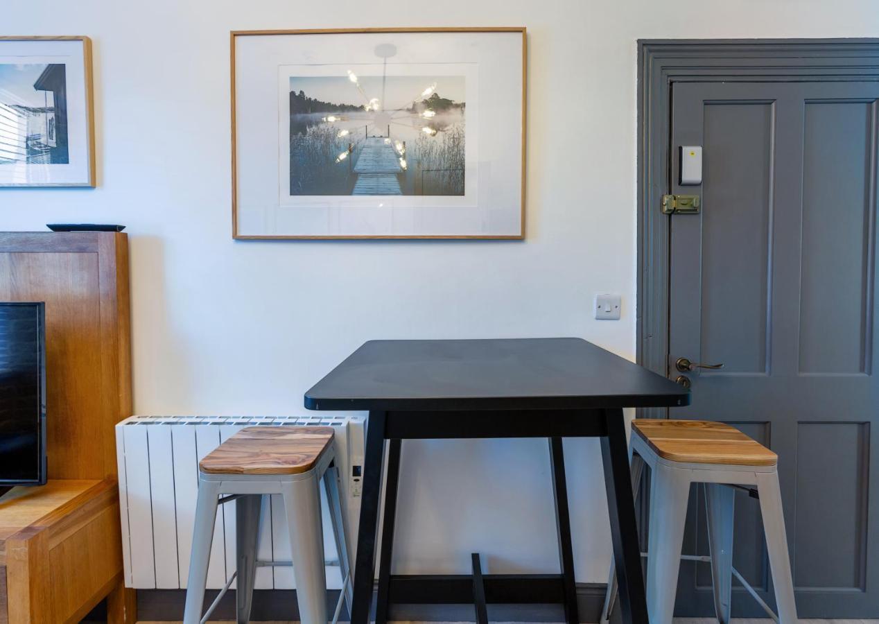 Macs Townhouse Dungarvan Дангарван Экстерьер фото