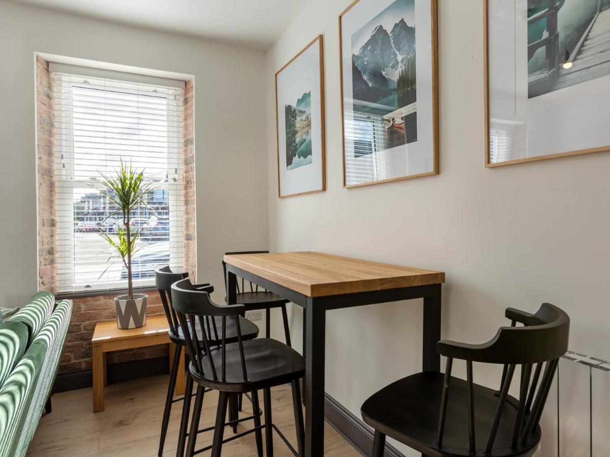 Macs Townhouse Dungarvan Дангарван Экстерьер фото