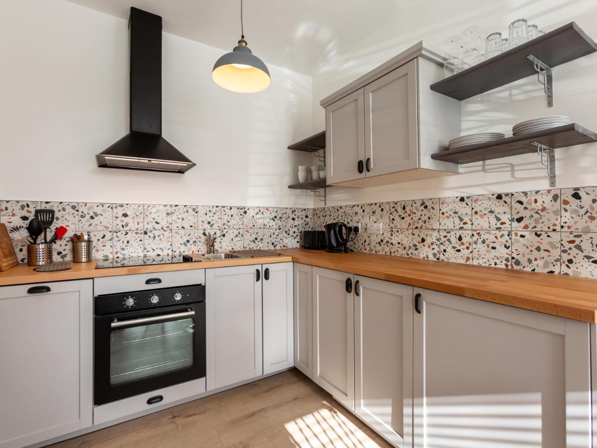 Macs Townhouse Dungarvan Дангарван Экстерьер фото